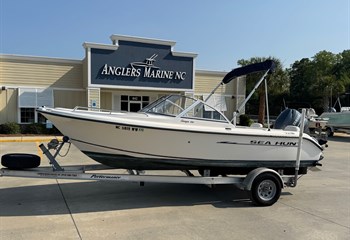 2004 Sea Hunt Escape 186 Boat